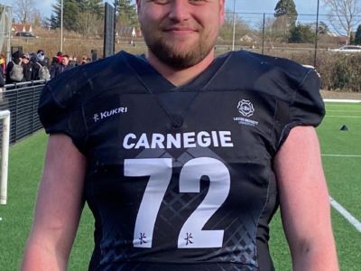 Ein Absolvent der Leeds Beckett University verstärkt Marburgs Offensive Line